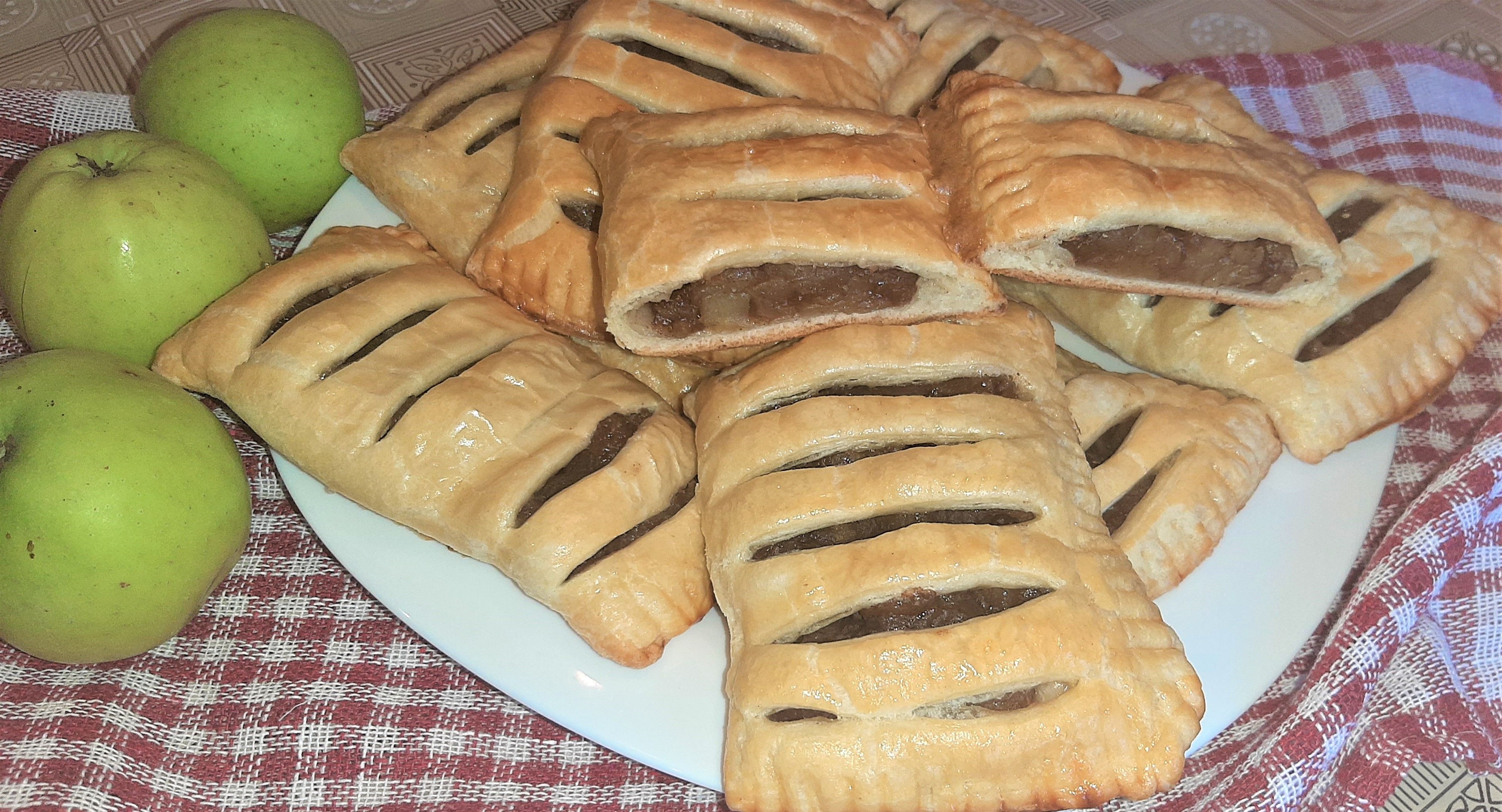 Слойки с яблоками и корицей из готового слоеного теста - «Клуб - Юмора»