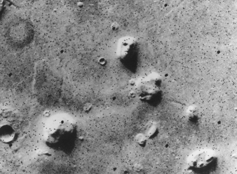 Откуда на Марсе «человеческое» лицо: миф с 45-летней историей - «Клуб - Юмора»