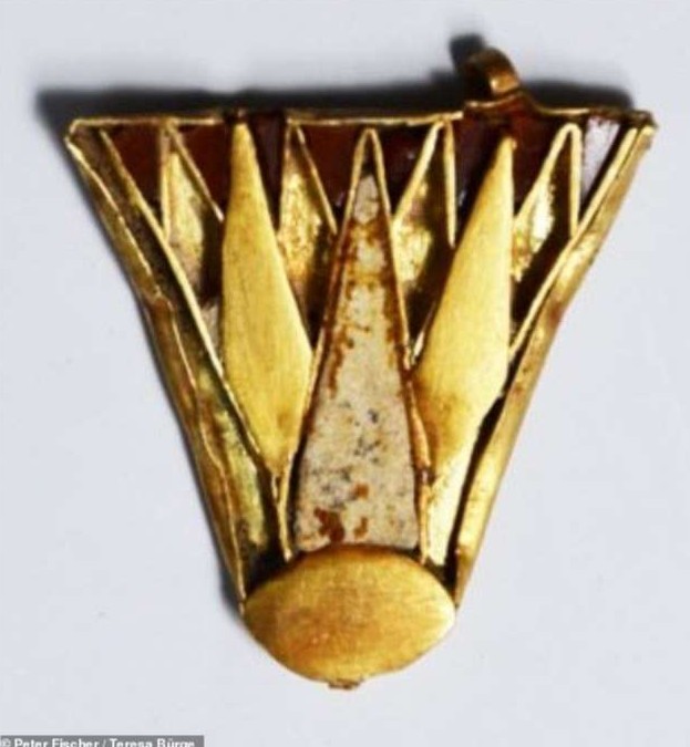 Золотые украшения эпохи Нефертити найдены на Кипре - «Клуб - Юмора»