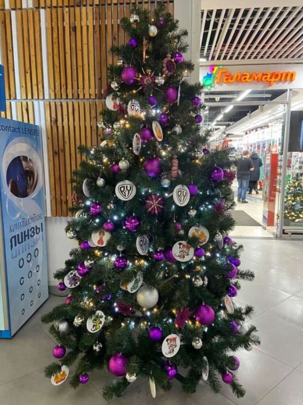 Всероссийская новогодняя акция: «Галамарт» подарил 100 праздничных елок торговым центрам ❘ фото + видео - «Клуб - Юмора»
