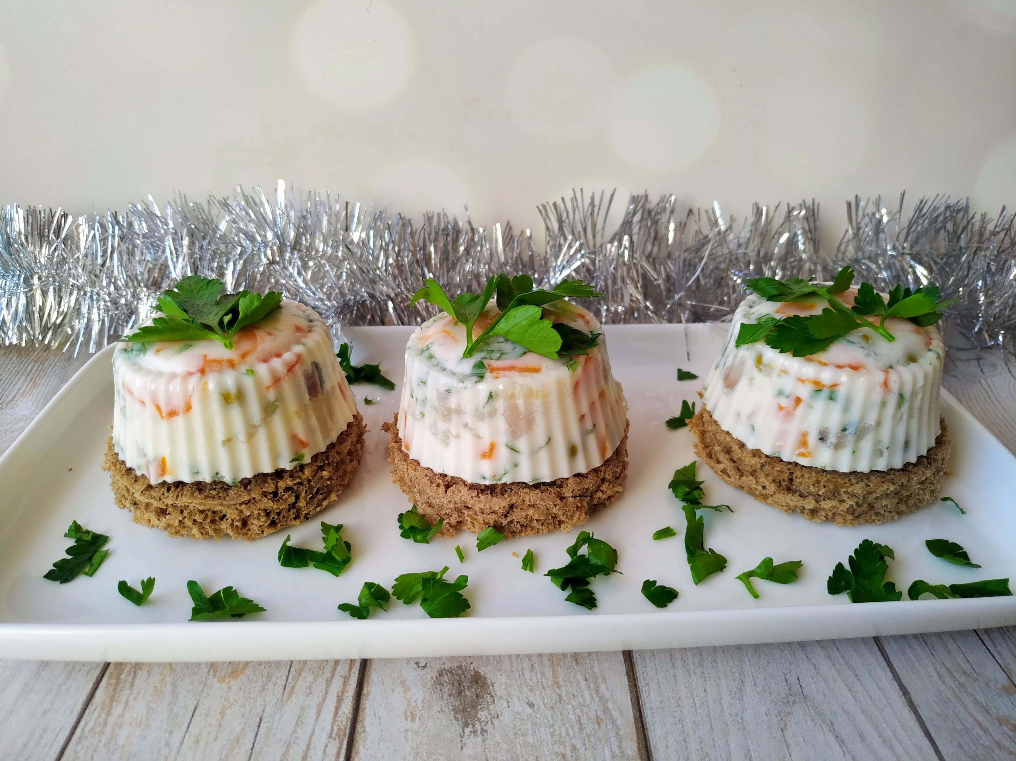 Рецепт праздничной закуски из сельди. Новинка на Новый год 2022! - «Клуб - Юмора»