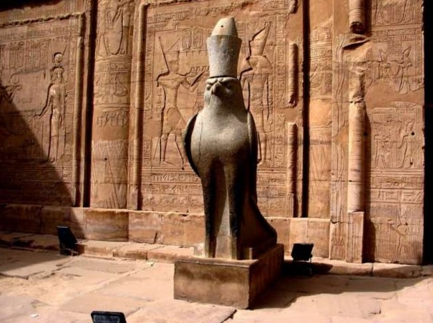 Египетский бог Гор с головой сокола, почему постоянно воевал с братом Сетом - «Клуб - Юмора»