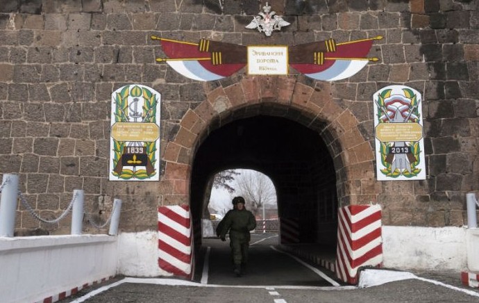 Что сделали армяне за отказ российского лейтенанта сдать им ценную аппаратуру и оружие - «Клуб - Юмора»