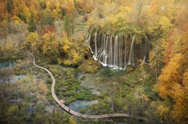 Великолепные Плитвицкие озера в Хорватии осенью - «Клуб - Юмора»
