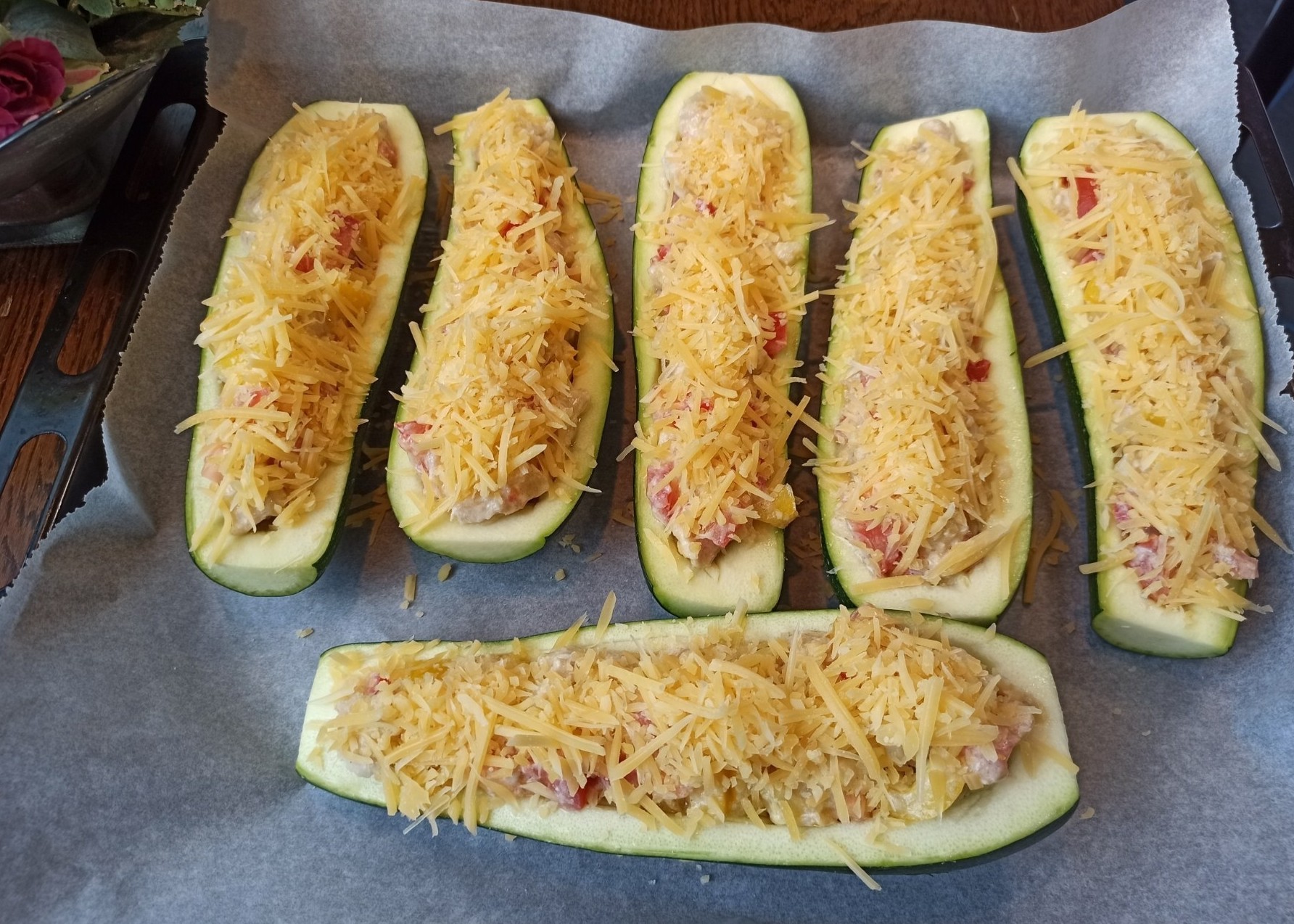 Лодочки из кабачков с куриным филе и овощами - «Клуб - Юмора»