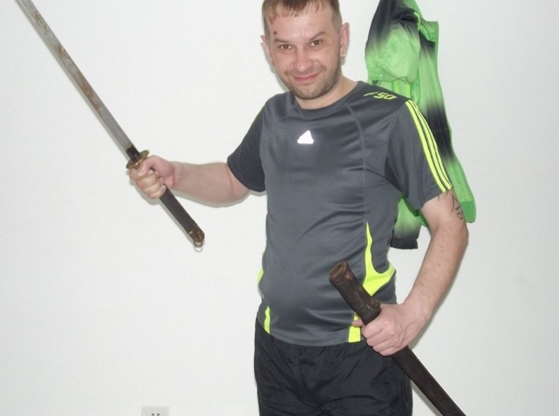 Отец воткнул нож в грудь сыну, который не мог остановиться и рубился в компьютерные игры - «Клуб - Юмора»