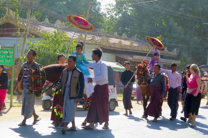 Зачем мужчины в Мьянме надевают юбку - «Клуб - Юмора»