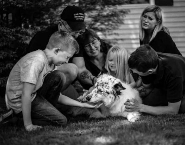 Трогательные фотографии, когда люди прощаются со своими домашними животными - «Клуб - Юмора»