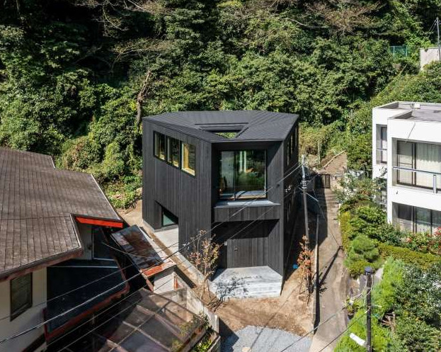 Дом с двором у подножия горы в Японии - «Клуб - Юмора»