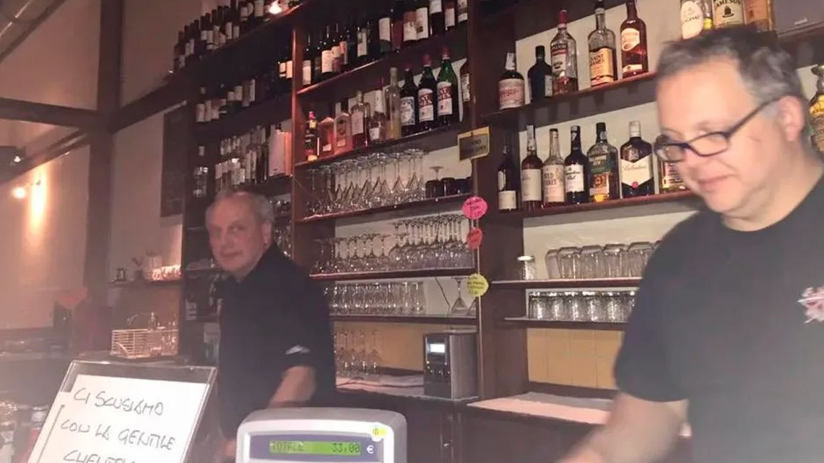 Мужчина оплатил счёт через 15 лет после посещения бара и попросил прощения у хозяина заведения - «Клуб - Юмора»