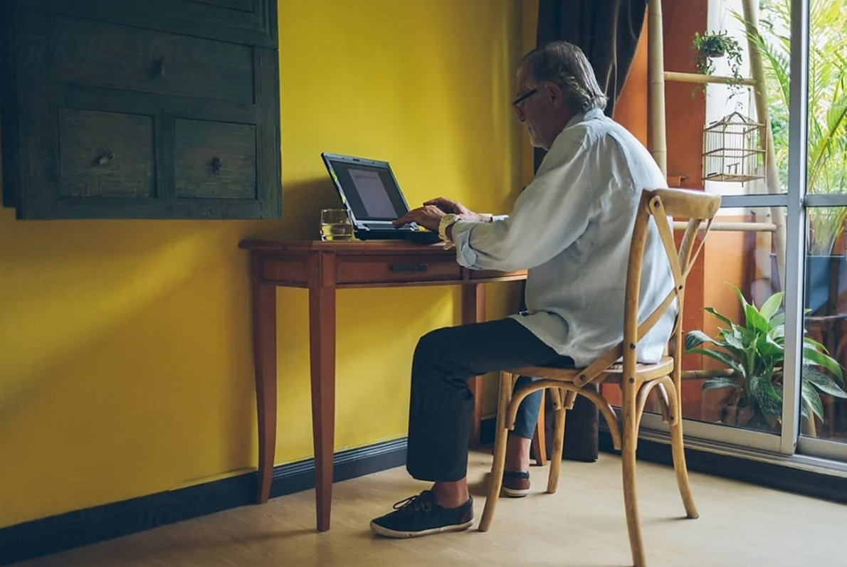 Мужчина покупал фото для взрослых у тайной девушки, которая оказалась его дочерью - «Клуб - Юмора»