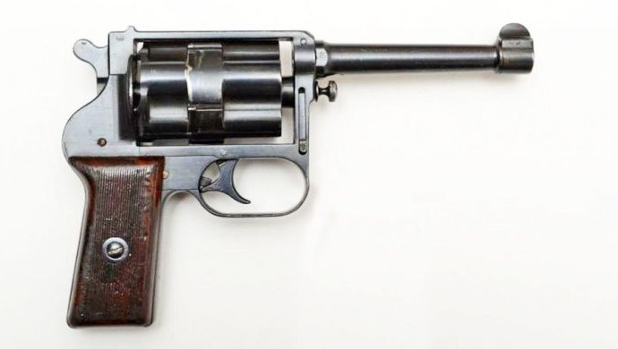 Для чего в СССР изобрели револьвер, стрелявший спиртом - «Клуб - Юмора»