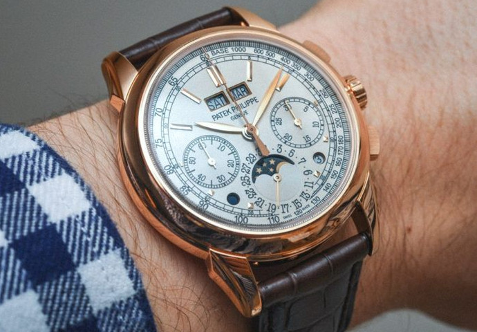 После шторма турист нашёл элитные наручные часы Patek Philippe стоимостью порядка 11 млн рублей - «Клуб - Юмора»