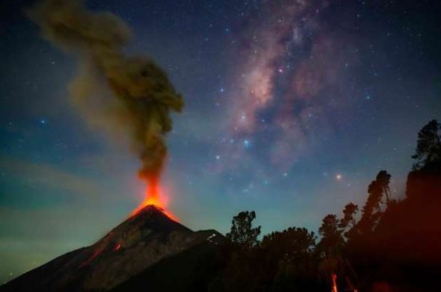 Лучшие фотографии Млечного Пути по версии премии Milky Way Photographer of the Year 2025 №02380126092025 - «Клуб - Юмора»