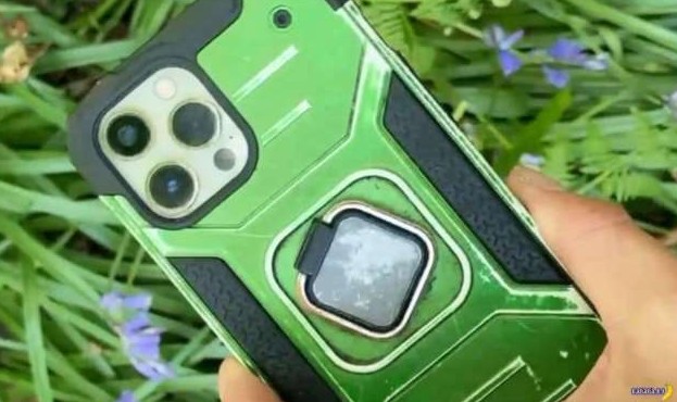 Парашютист выронил iPhone на высоте 4 км - «Клуб - Юмора»