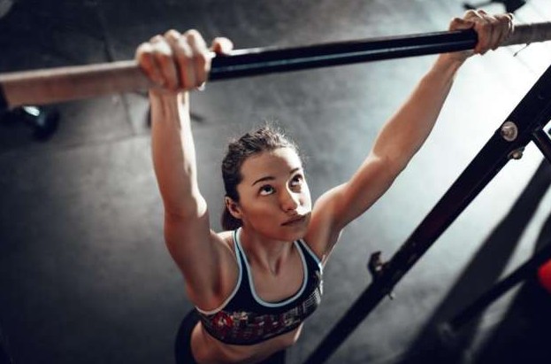 Как девушке научиться подтягиваться: лучшие советы для новичков - «Клуб - Юмора»