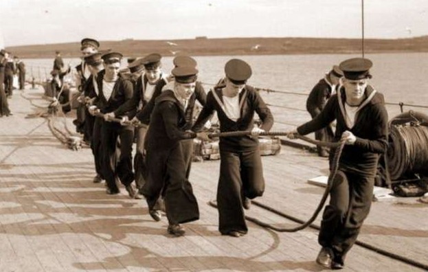 Почему на флоте предпочитают носить именно брюки клёш - «Клуб - Юмора»